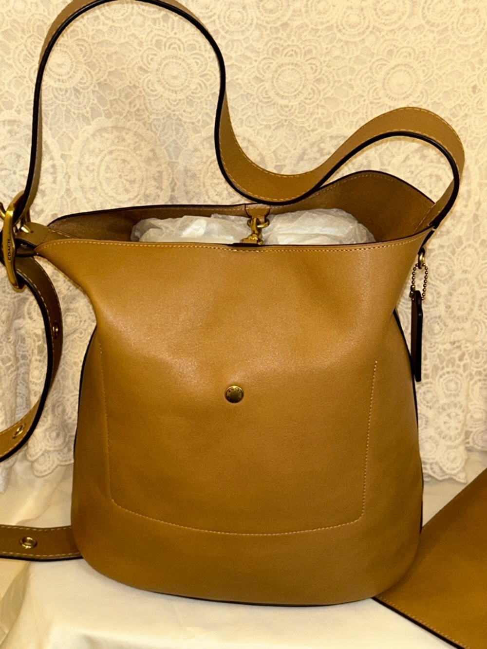 Gorgeous Coach Bleeker Bucket Bag - Picture 5 of 15